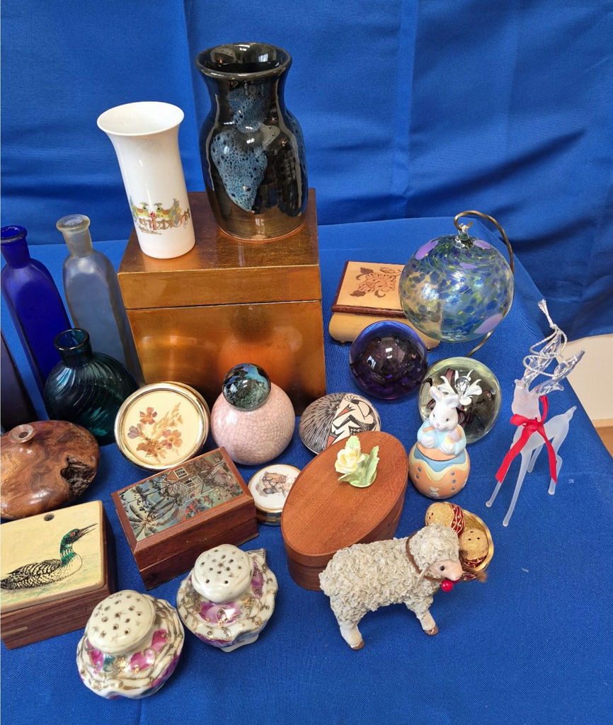 Ceramic, Glass, Wood Trinkets - image 3 of 5