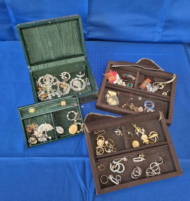 Collection of Jewelry - Image 1 of 5