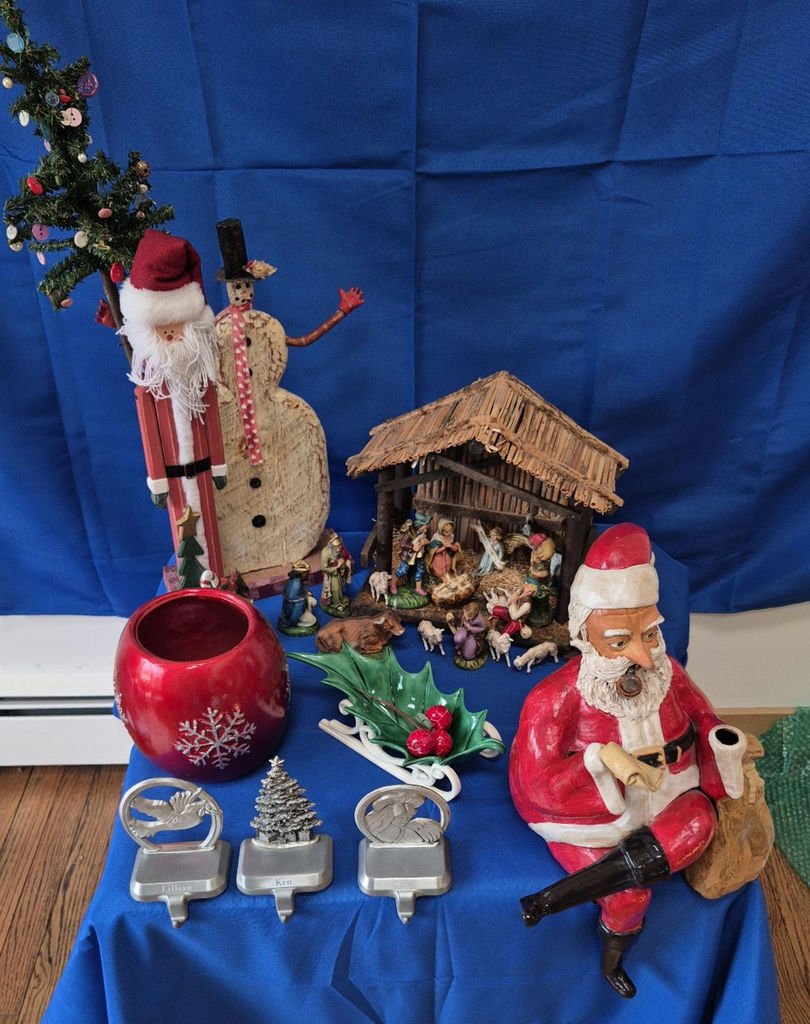 Christmas Decor - image 3 of 3