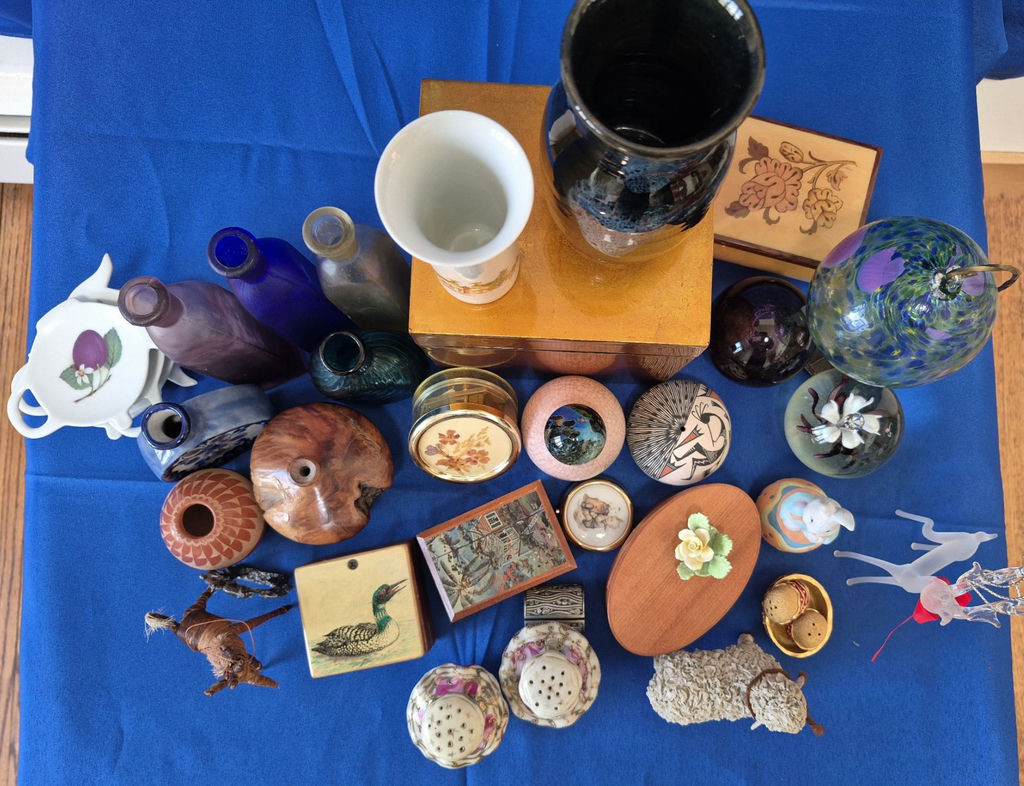 Ceramic, Glass, Wood Trinkets - image 5 of 5