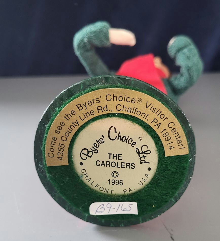 Byers' Choice The Carolers Christmas figurine collection - image 6 of 22