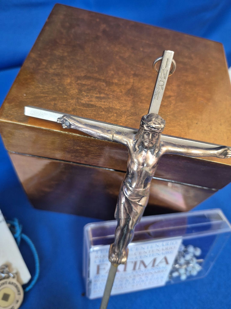 Various Religious Items - image 3 of 3