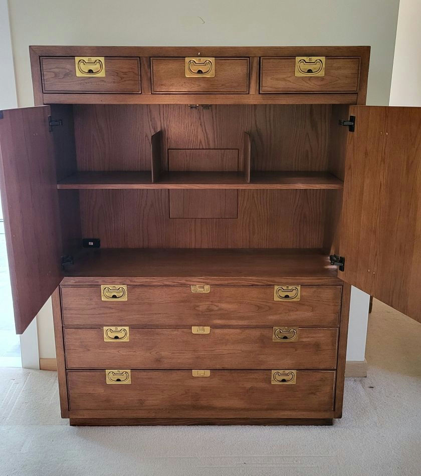 Henrendon Bel Air King Bedroom Set - image 3 of 9