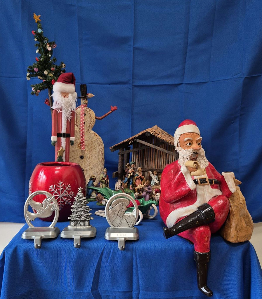 Christmas Decor - image 1 of 3