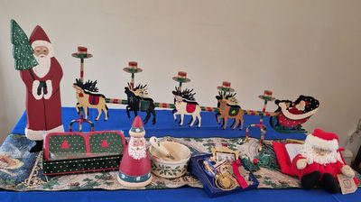 Christmas Decor - Lot 2 - Image 1 of 3