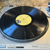Technics SL-D202 Turntable with Dust Cover - thumbnail 8 of 9