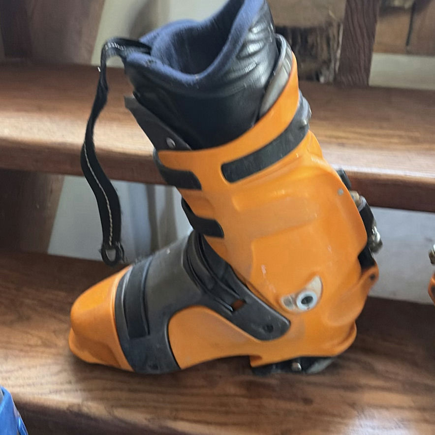 Deeluxe Therm-ic Ski Boots and Orange Ski Boots - image 12 of 14