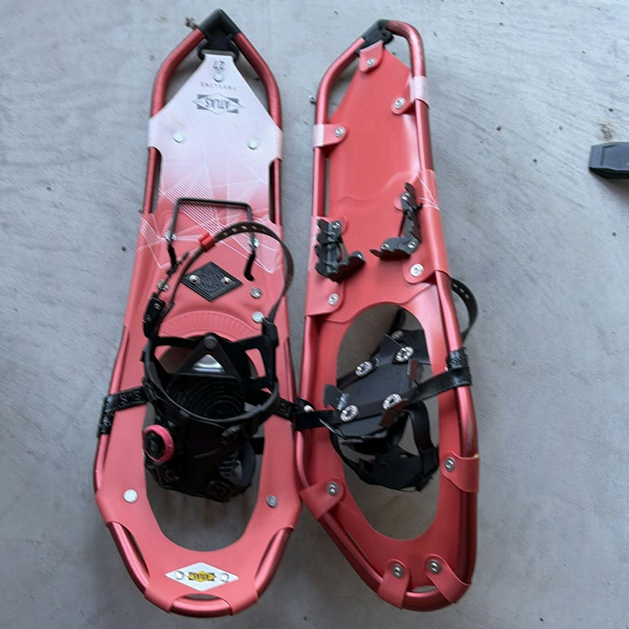 Pair of Atlas Treeline 27 Snowshoes - image 7 of 8