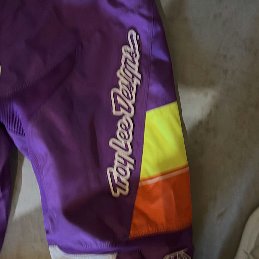 Dakine Shorts and Troy Lee Designs Riding Apparel - image 8 of 15