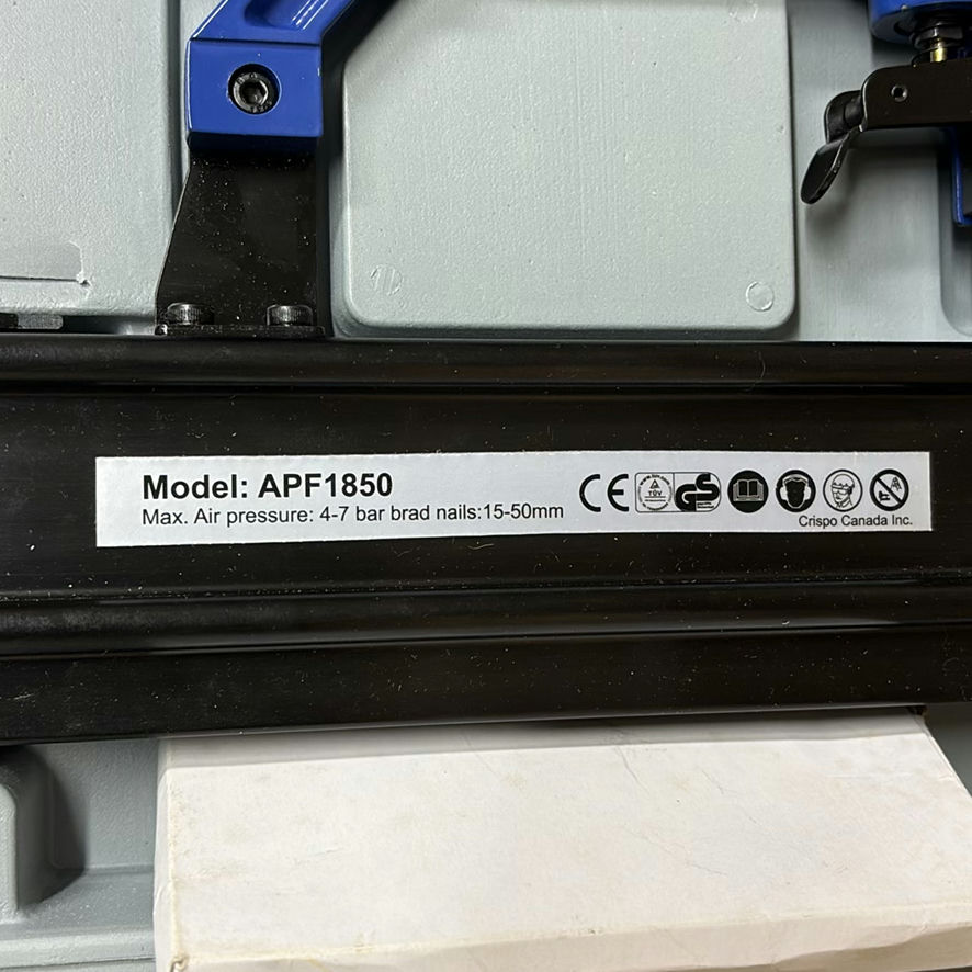 Crispo Canada APF1850 Pneumatic Brad Nailer with Case - image 2 of 8