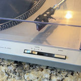 Technics SL-D202 Turntable with Dust Cover - thumbnail 4 of 9