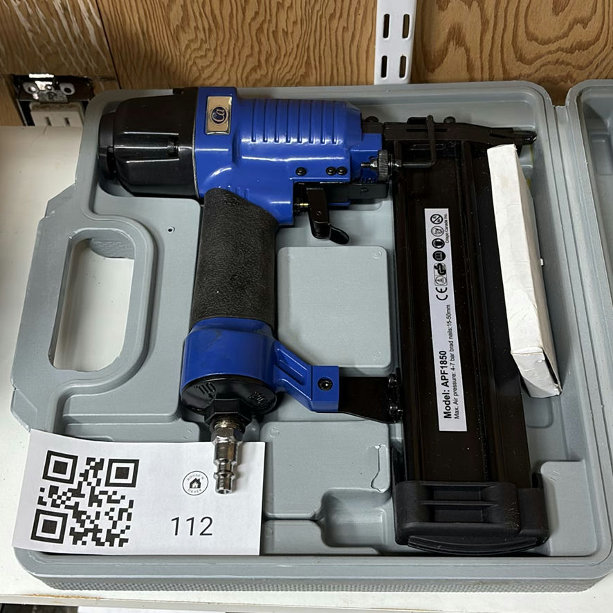 Crispo Canada APF1850 Pneumatic Brad Nailer with Case - image 1 of 8