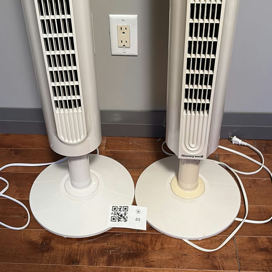 Two Honeywell Tower Fans - image 6 of 8
