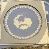 Collection of 10 Wedgwood Jasperware Christmas Plates - thumbnail 2 of 23