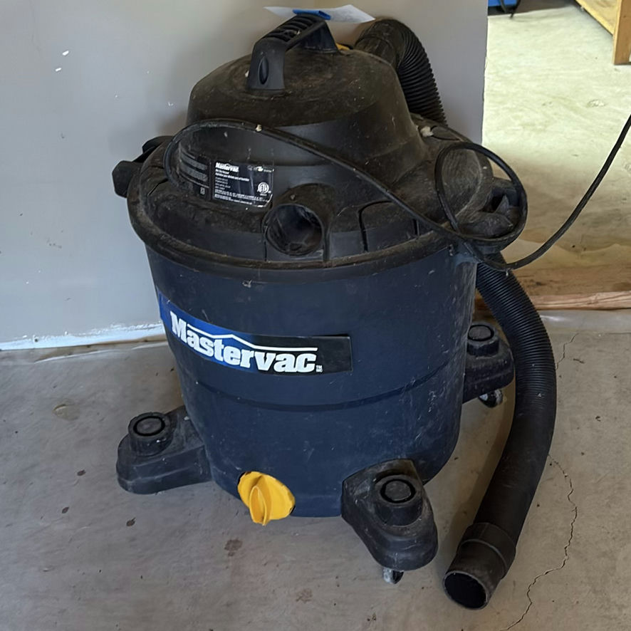 Mastervac 10-Gallon Wet/Dry Vacuum - image 2 of 6