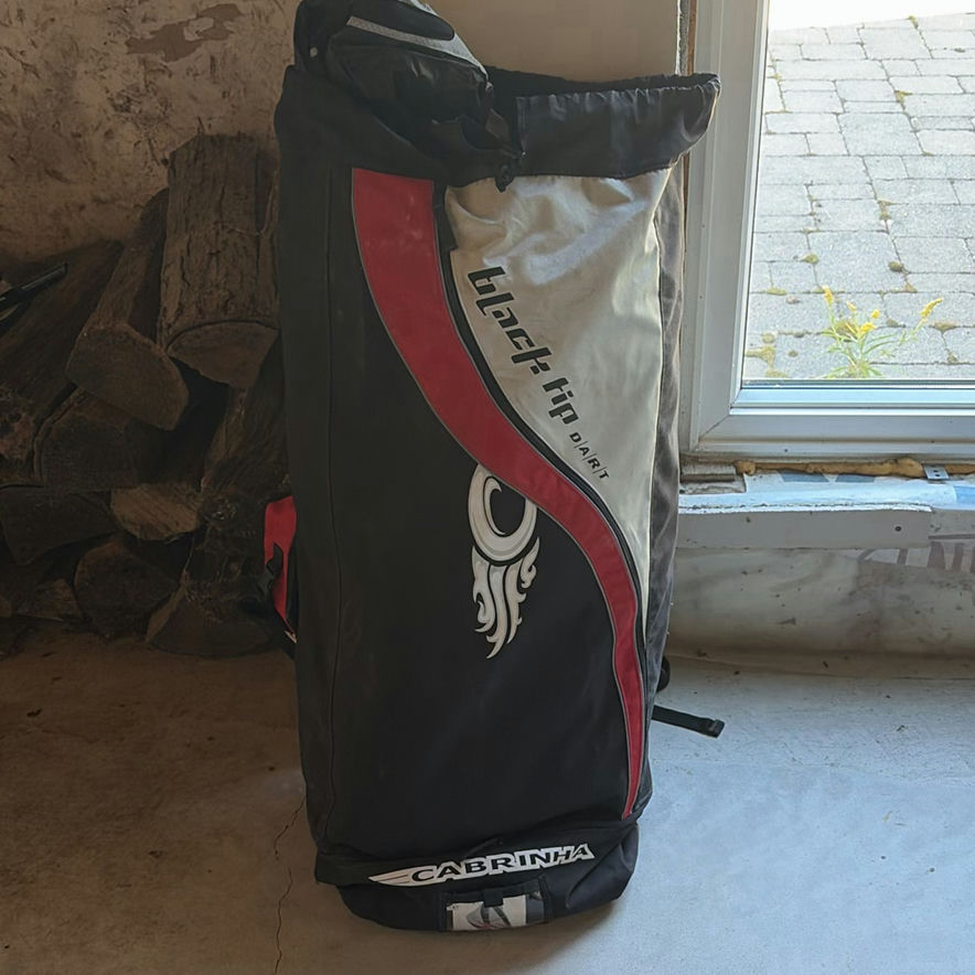 Cabrinha Black Tip Dart Kiteboarding Equipment Bag and Kite - image 1 of 4