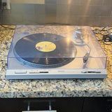 Technics SL-D202 Turntable with Dust Cover - thumbnail 1 of 9