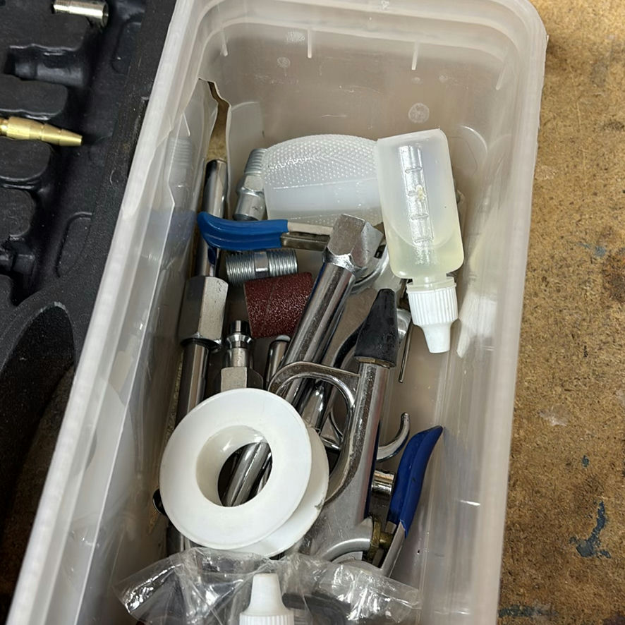 Mastercraft Pneumatic Tool Kit with Accessories and Carrying Case - image 8 of 11