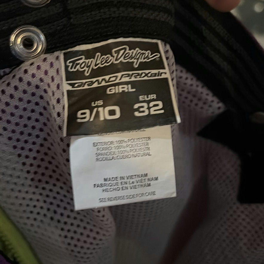 Dakine Shorts and Troy Lee Designs Riding Apparel - image 9 of 15
