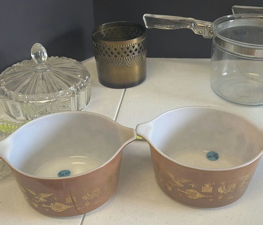 Assorted Glassware and Kitchen Serving Pieces - image 3 of 9