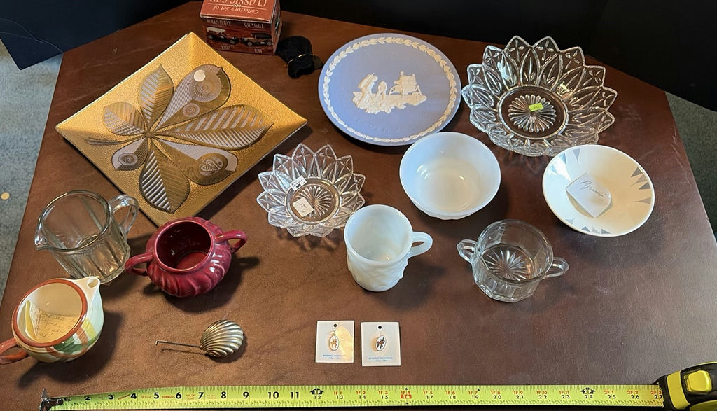 Assorted Vintage Glassware, Ceramic Bowls, Decorative Plates, and Pins - image 1 of 12
