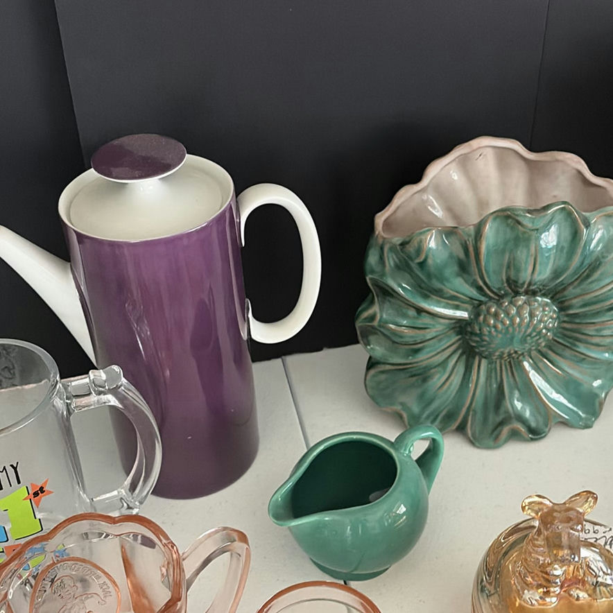 Assorted Vintage and Decorative Kitchenware and Figurines - image 11 of 17