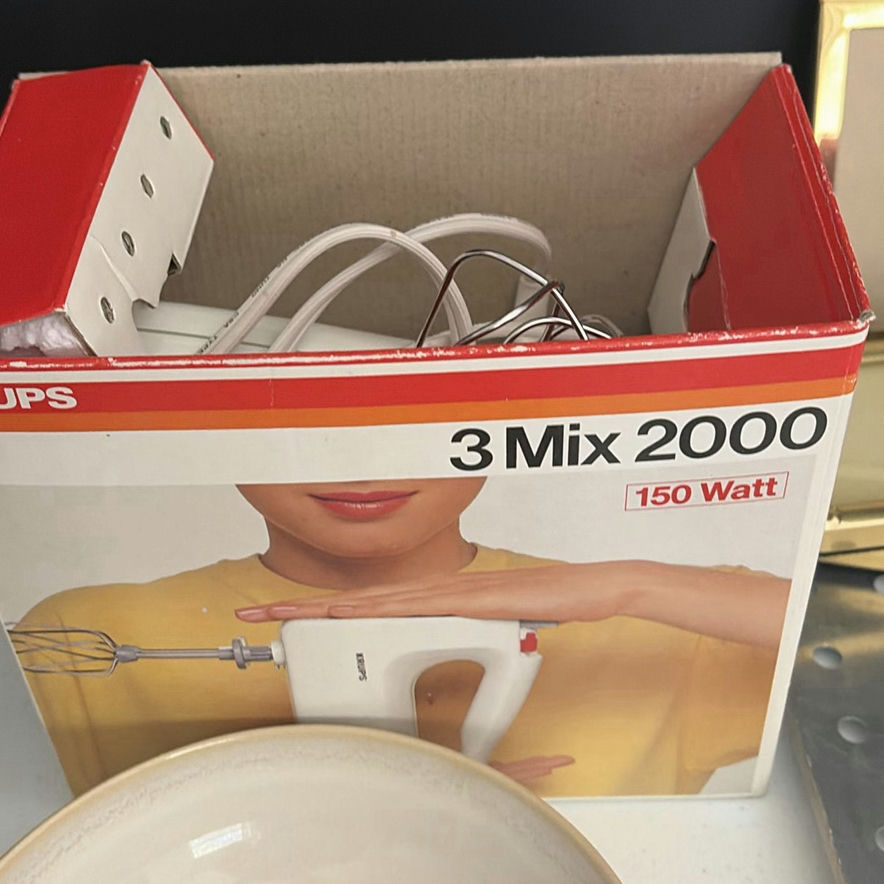 Assorted Kitchenware and Baking Items - image 10 of 13