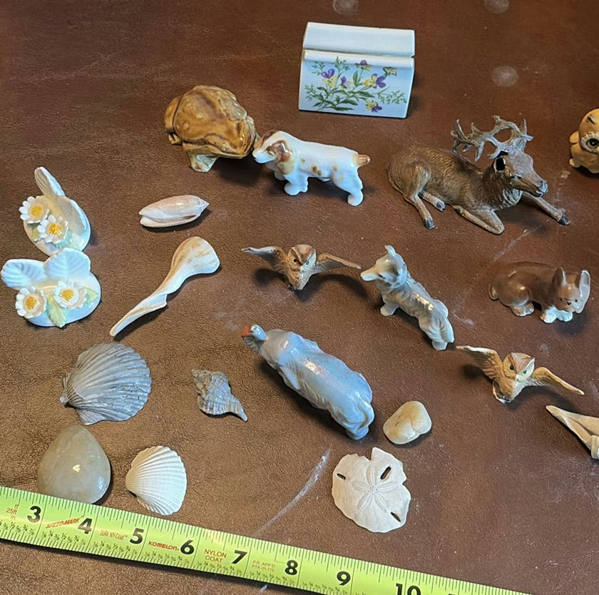 Mixed Ceramic Animal Figurines, Seashells, and Decorative Items - image 2 of 10