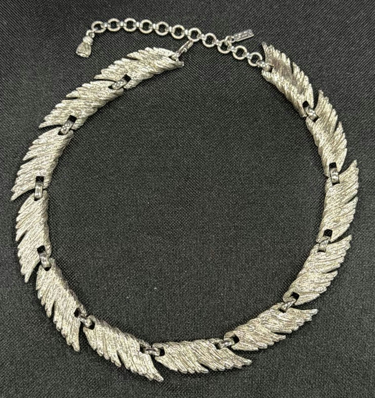 Pink Hanging Jewelry Organizer and Silver-Tone Leaf Necklace - image 2 of 5