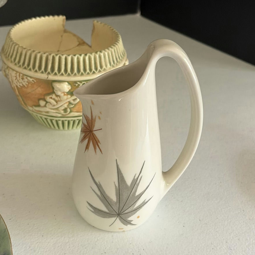Assorted Ceramic and Glass Serveware and Decorative Pieces - image 10 of 19