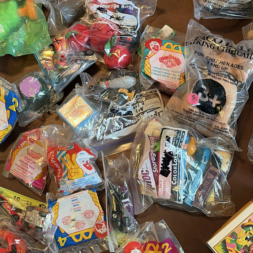 Assorted Fast Food Promotional Toys and Small Collectibles - image 9 of 9