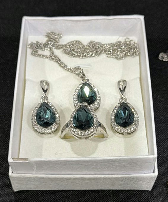 Assorted Jewelry and Jewelry Making Items - image 2 of 4