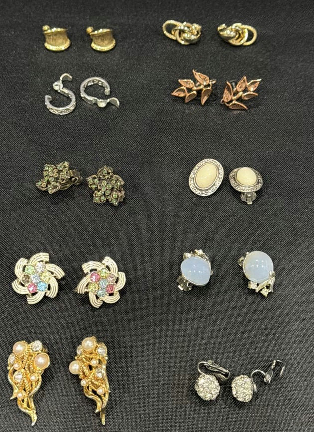 Assorted Vintage Clip-On and Stud Earrings Collection - image 3 of 3