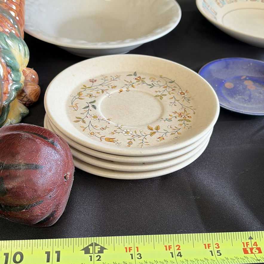 Assorted Decorative Ceramic Plates, Bowls, and Cornucopia Decor - image 5 of 7