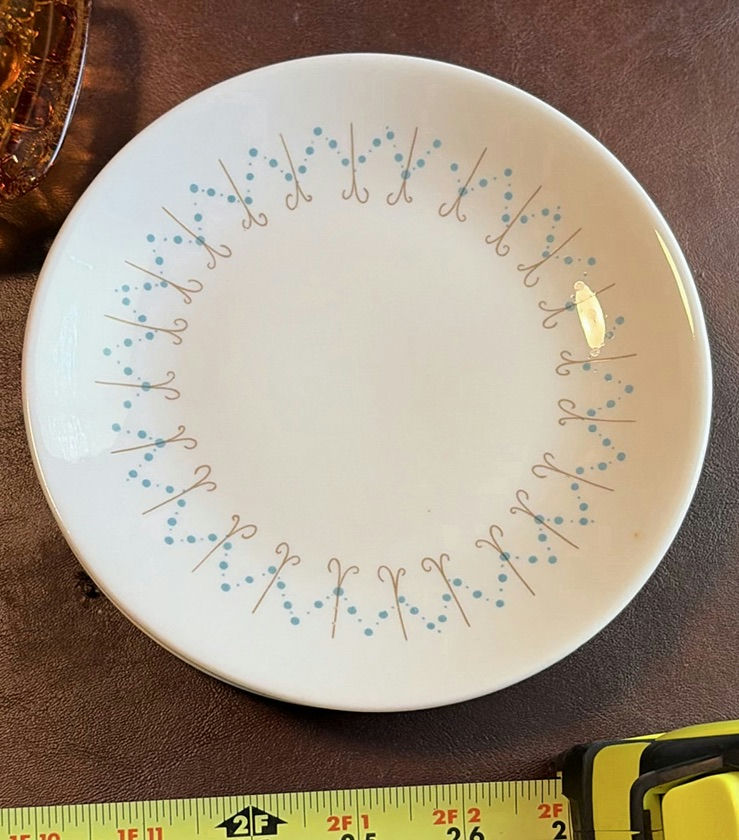 Assorted Glass and Ceramic Serveware and Decorative Pieces - image 2 of 10