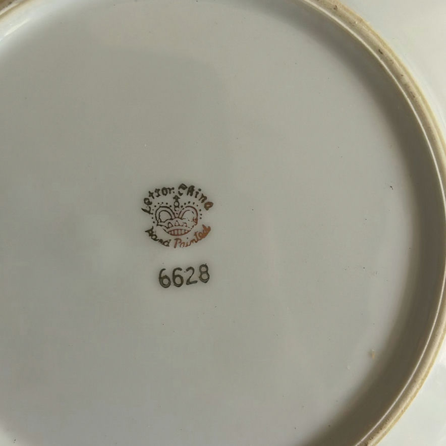 Assorted Seashells, Glass Dishes, and Ceramic Serving Pieces - image 13 of 14