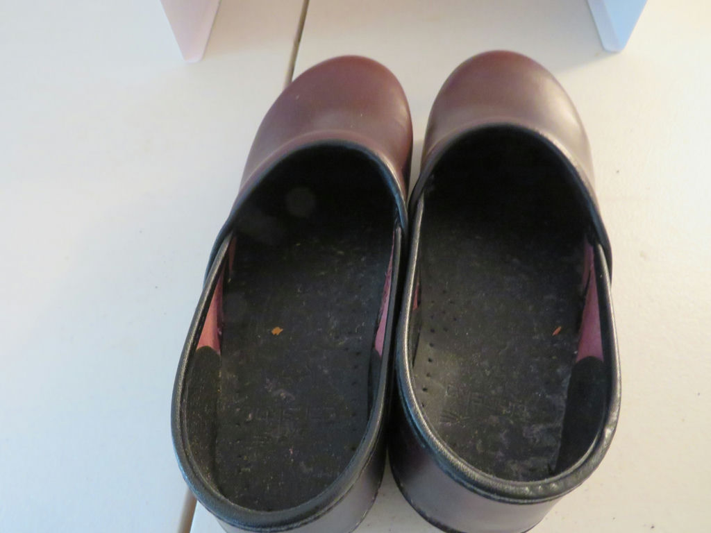 Women's Dansko Leather Clogs Size 40 - image 4 of 6