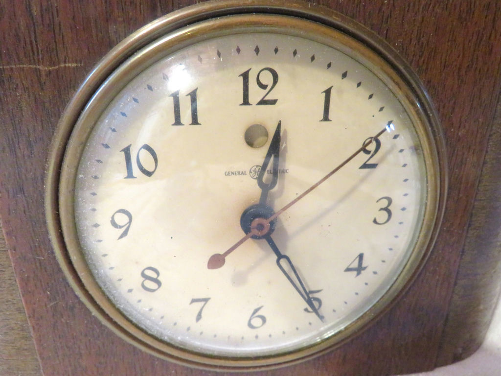 Antique General Electric Mantle Clock - image 3 of 4