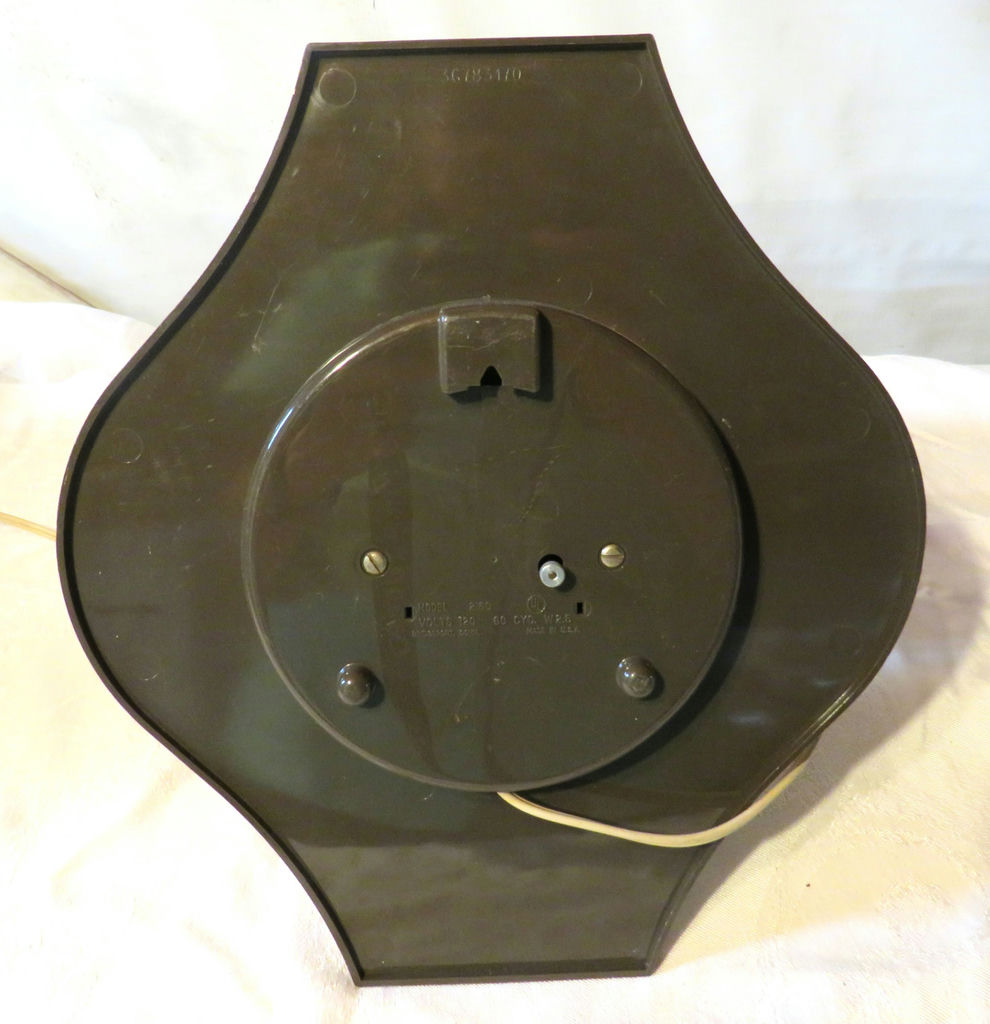 GE Model 2160 MCM Wall Clock - image 3 of 4