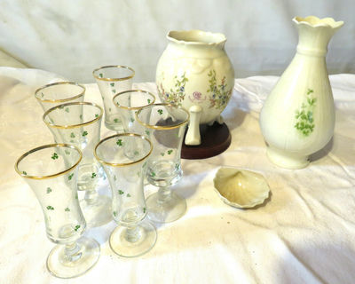Irish Theme Lot including 2 Vases Pilsner Glasses - Image 1 of 10