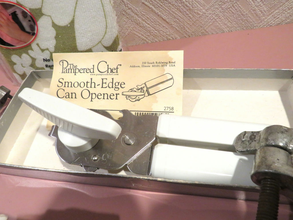 Kitchen Meat Grinder and Assorted Kitchen Tools - image 5 of 6
