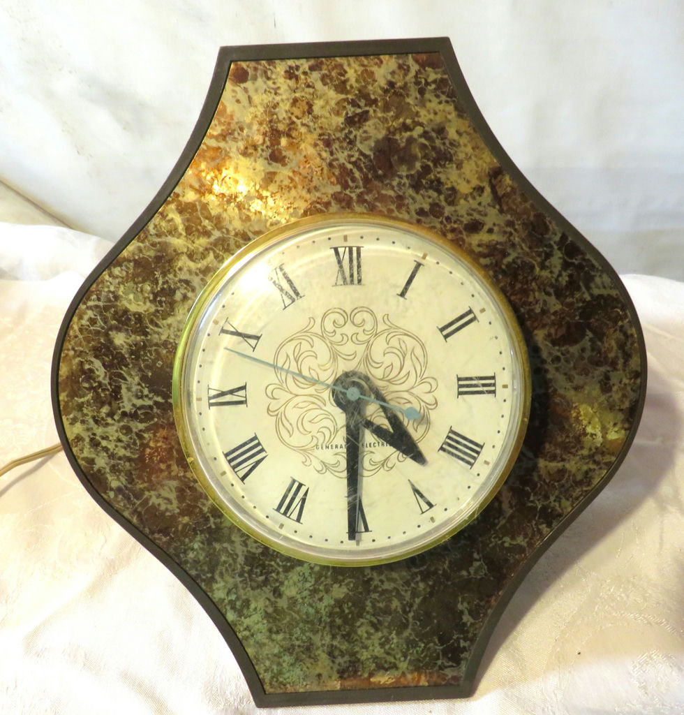 GE Model 2160 MCM Wall Clock - image 1 of 4