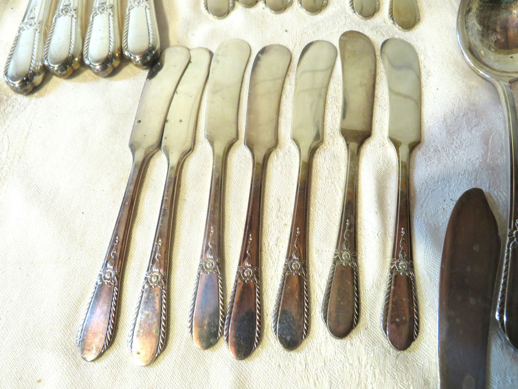 Vintage Simeon & Roger’s Flatware with Additional Spoons - image 5 of 11