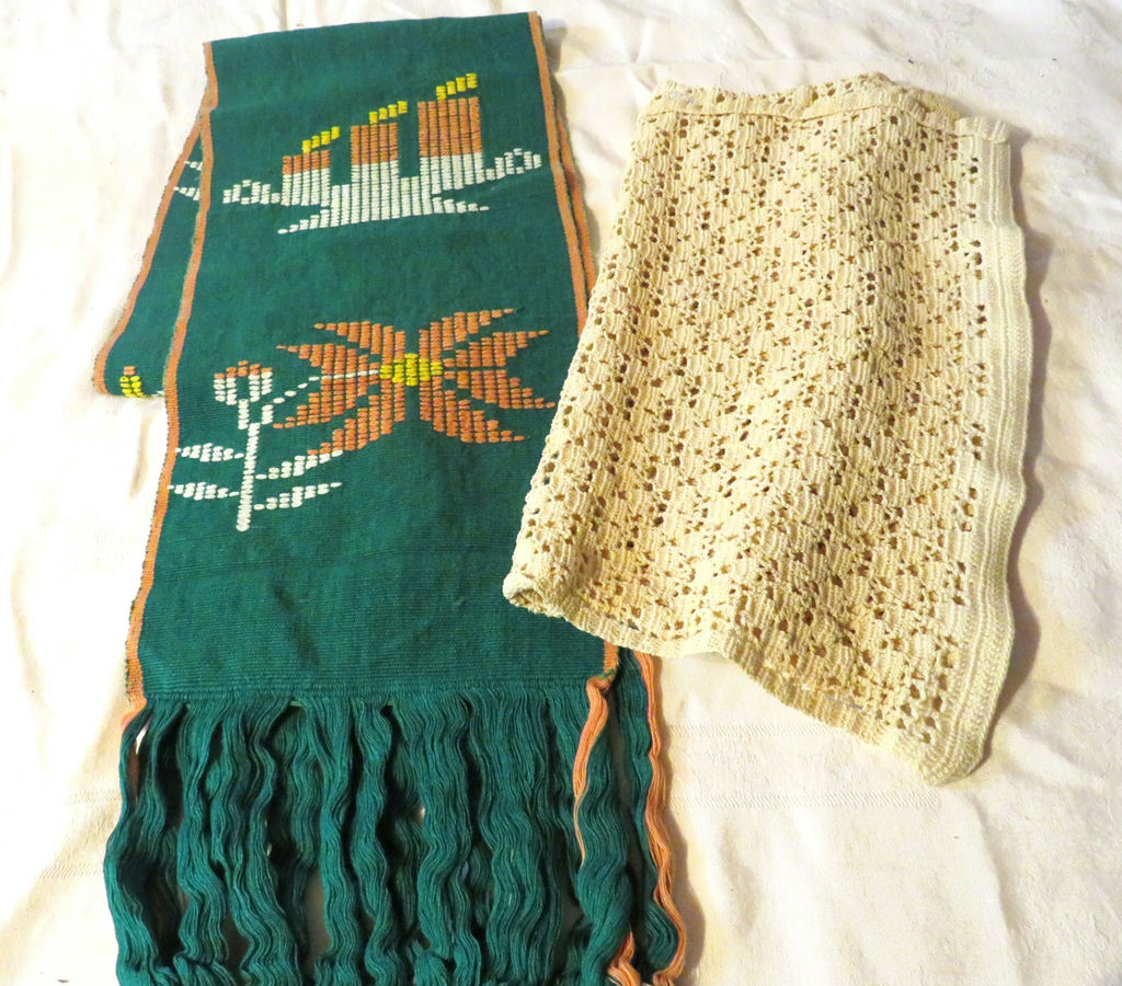 Crochet Runner and Tapestry Runner - image 4 of 4