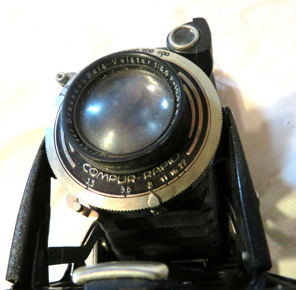 Antique Voightlander Bessa 6x9 Accordion Camera with Case - image 10 of 11
