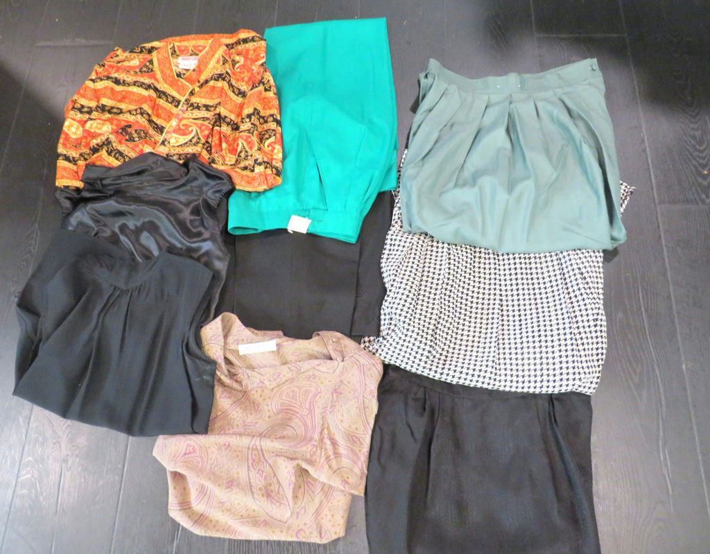 Assorted Silk Women's Clothing Pants Skirts and Tops - image 7 of 17