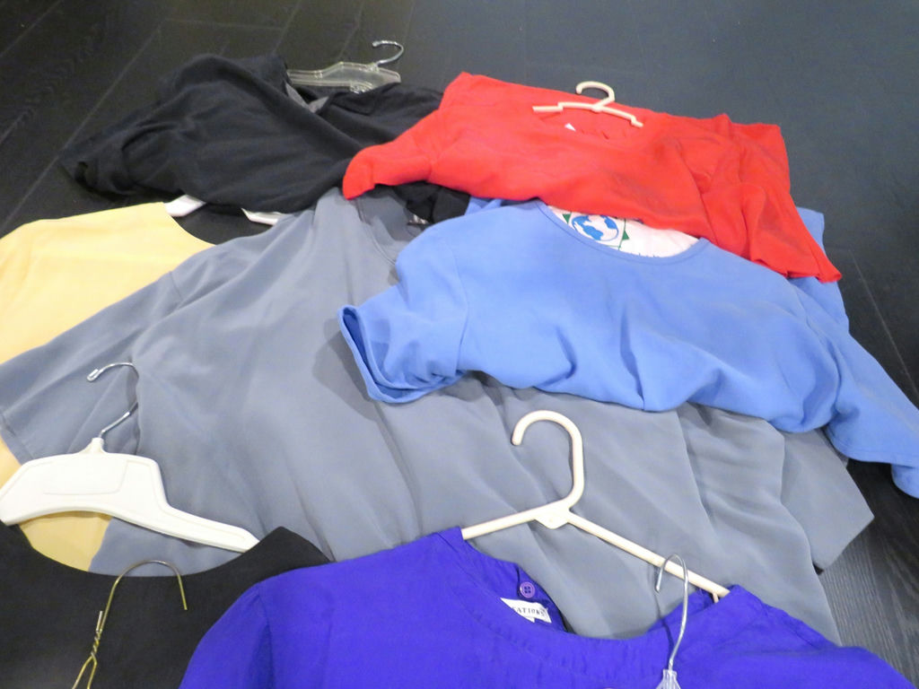 11 Short Sleeve Silk Tops Solid Colors Women's Various Sizes - image 6 of 7