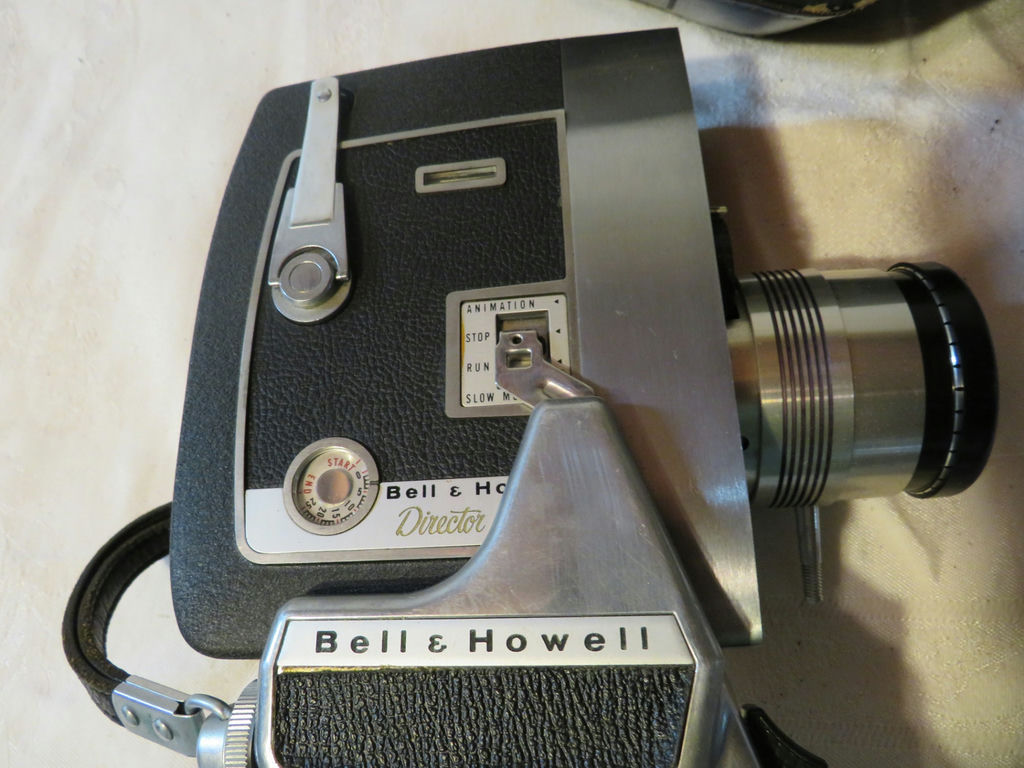 1960s Bell & Howell Zoomatic Director Series Movie Camera - image 3 of 10