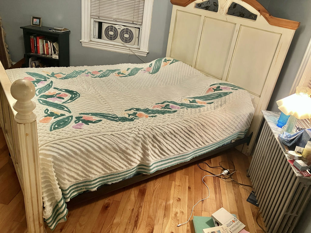 Country Style Queen Bed frame Solid Wood - image 5 of 7