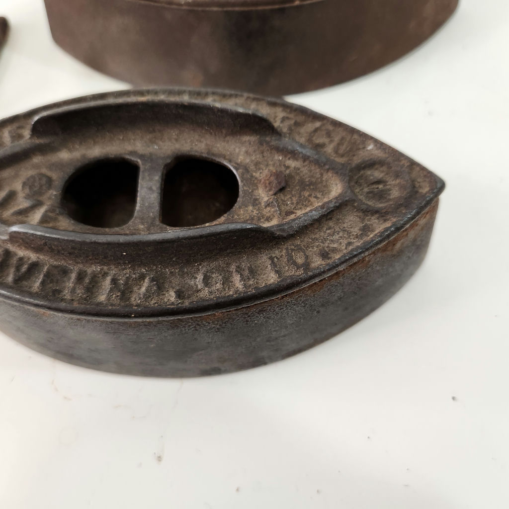 Vintage Sad Irons - image 3 of 9